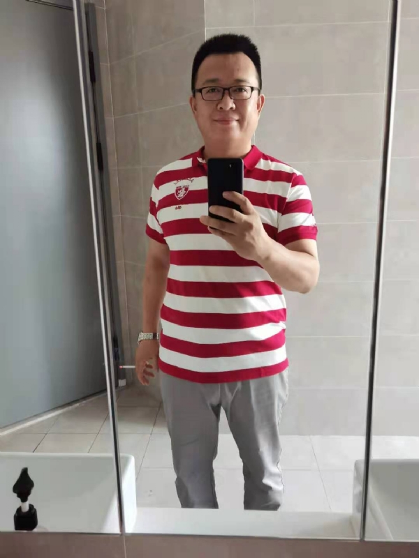 行走的打桩机的第一张照片--连云港相亲服务中心