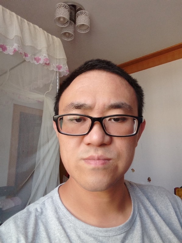 小涨常鸿的第一张照片--连云港相亲服务中心