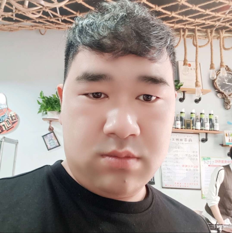 田野小伟的第一张照片--连云港相亲服务中心