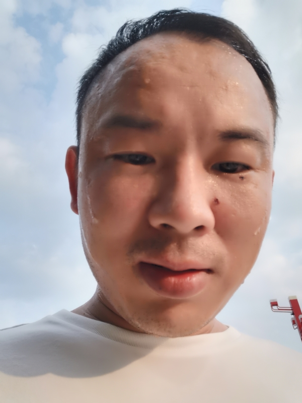 唐老鸭的第一张照片--连云港相亲服务中心