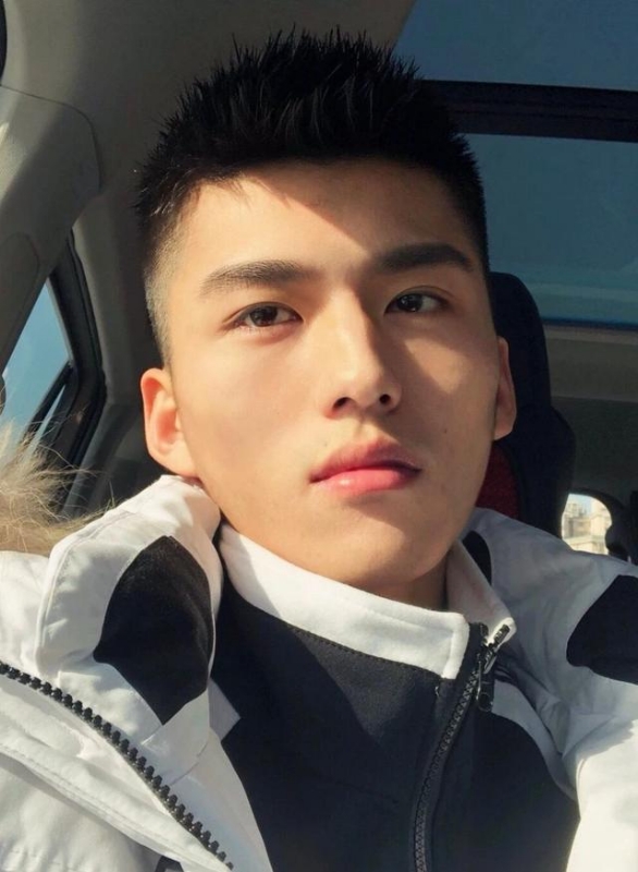 飞翔的第一张照片--连云港相亲服务中心