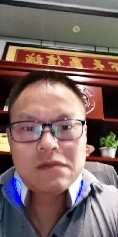 模具工匠的第一张照片--连云港相亲服务中心