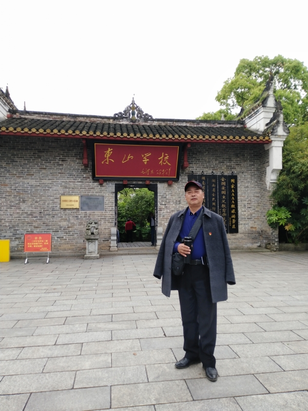 孤独的老帅的第二张照片--连云港相亲服务中心