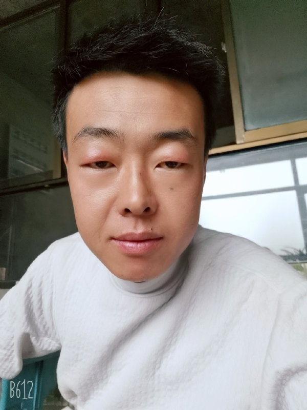 缺爱80后的第一张照片--连云港相亲服务中心