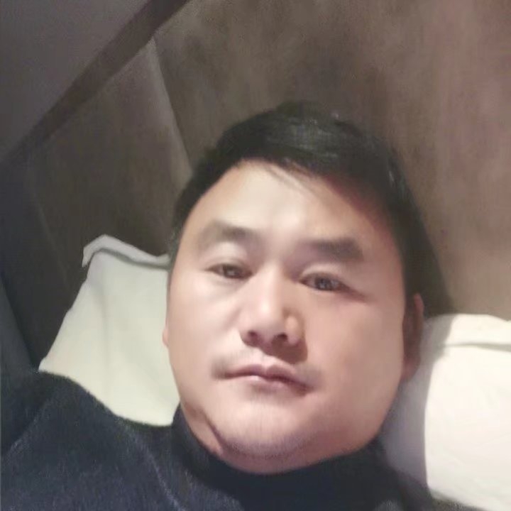 奔跑的第四张照片--连云港相亲服务中心