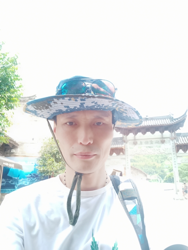 童群海的第一张照片--连云港相亲服务中心