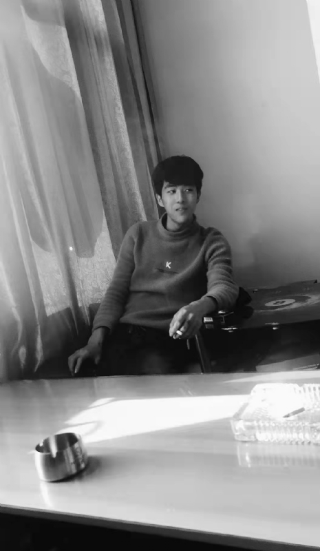 酷似小丑的第二张照片--连云港相亲服务中心