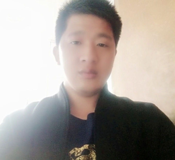 形影不离的第一张照片--连云港相亲服务中心