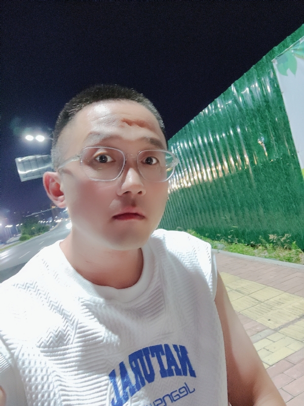 清风烈酒的第一张照片--连云港相亲服务中心