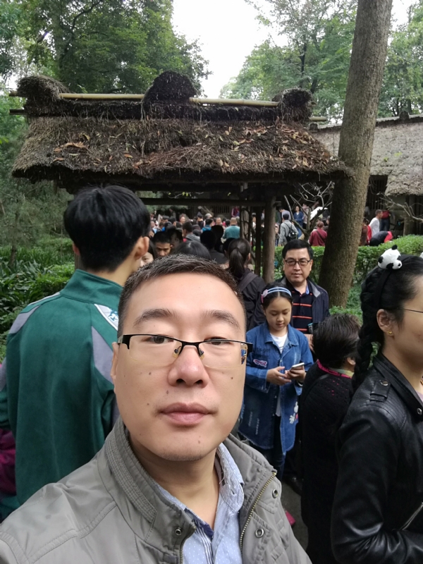 撑起一片天的第一张照片--连云港相亲服务中心