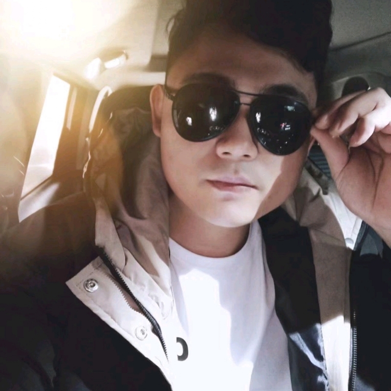 高大威武的第三张照片--连云港相亲服务中心