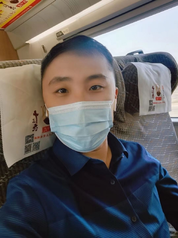 孤独的小屁猪的第二张照片--连云港相亲服务中心