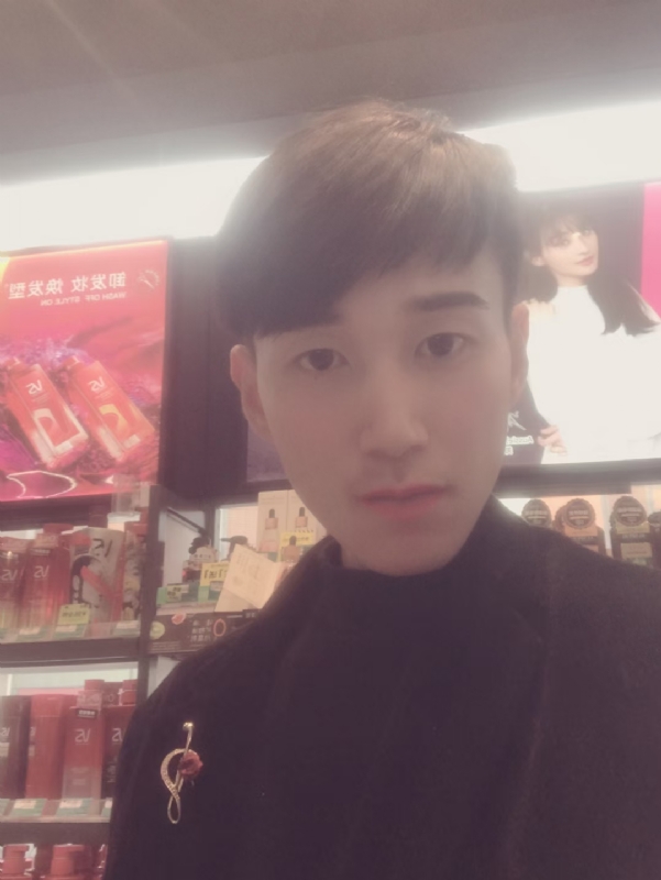 唯美的爱情故事的第一张照片--连云港相亲服务中心