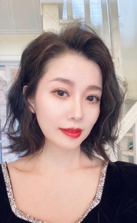 束負的第一张照片--连云港相亲服务中心