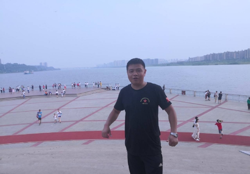 曾经心疼的我的第一张照片--连云港相亲服务中心