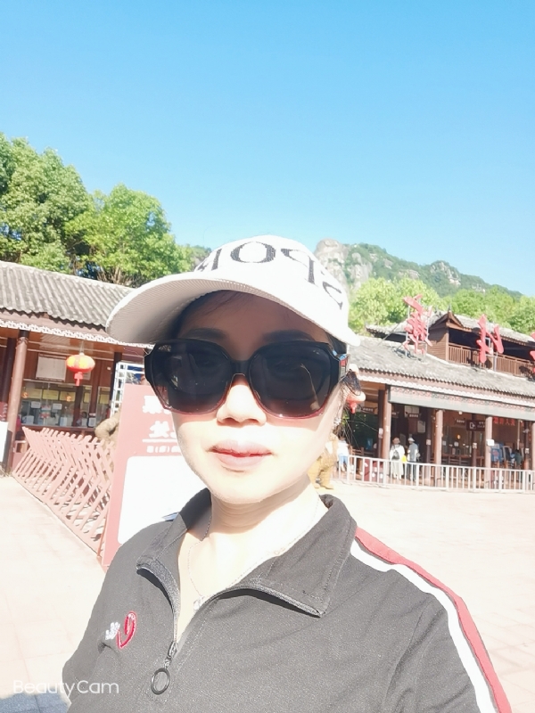 山百合的第一张照片--连云港相亲服务中心