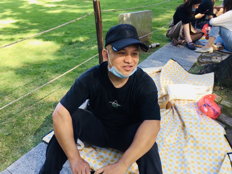 好大一颗石头的第一张照片--连云港相亲服务中心