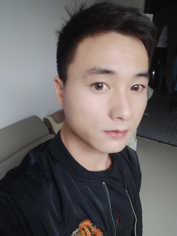 何凡的第三张照片--连云港相亲服务中心