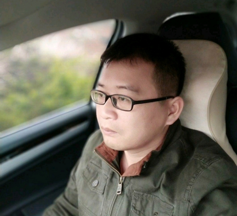 海风吹动你的心的第二张照片--连云港相亲服务中心