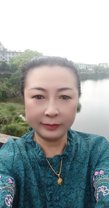 雨中情的第二张照片--连云港相亲服务中心