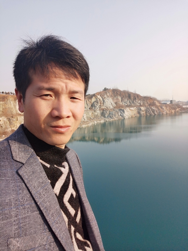 寒夜的第二张照片--连云港相亲服务中心