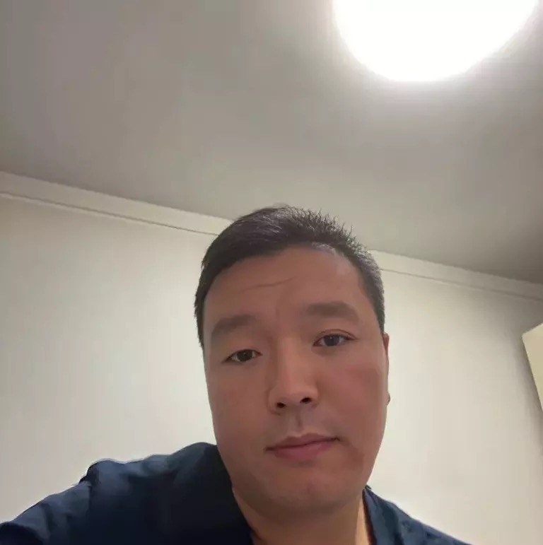 穿唐装的松鼠的第一张照片--连云港相亲服务中心