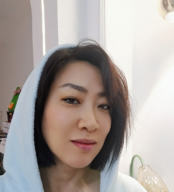 火玫瑰的第一张照片--连云港相亲服务中心