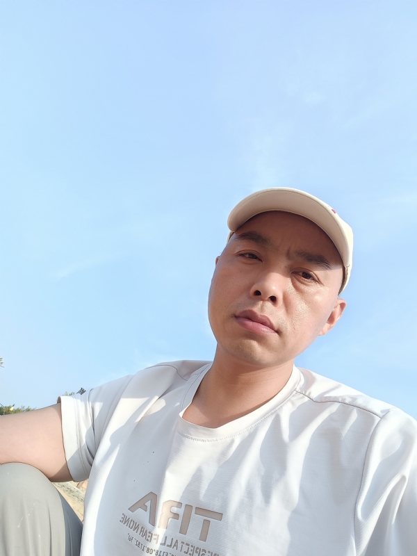 哥哥的第一张照片--连云港相亲服务中心