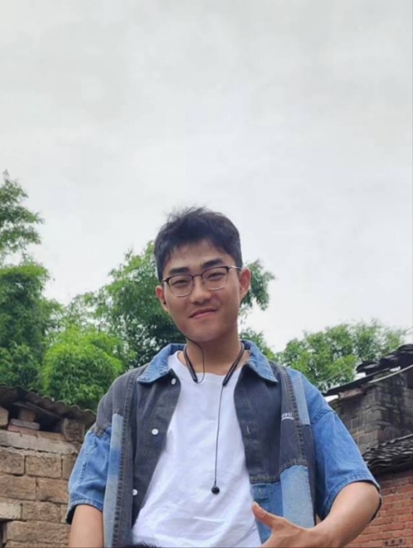 越努力越幸运的第一张照片--连云港相亲服务中心