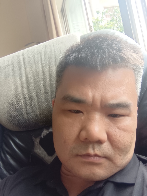 路人的第一张照片--连云港相亲服务中心