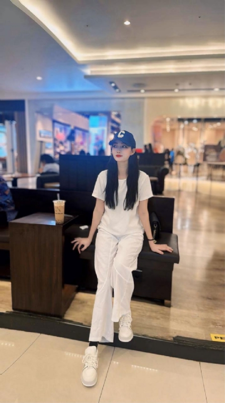 卖火柴的小女孩的第一张照片--连云港相亲服务中心