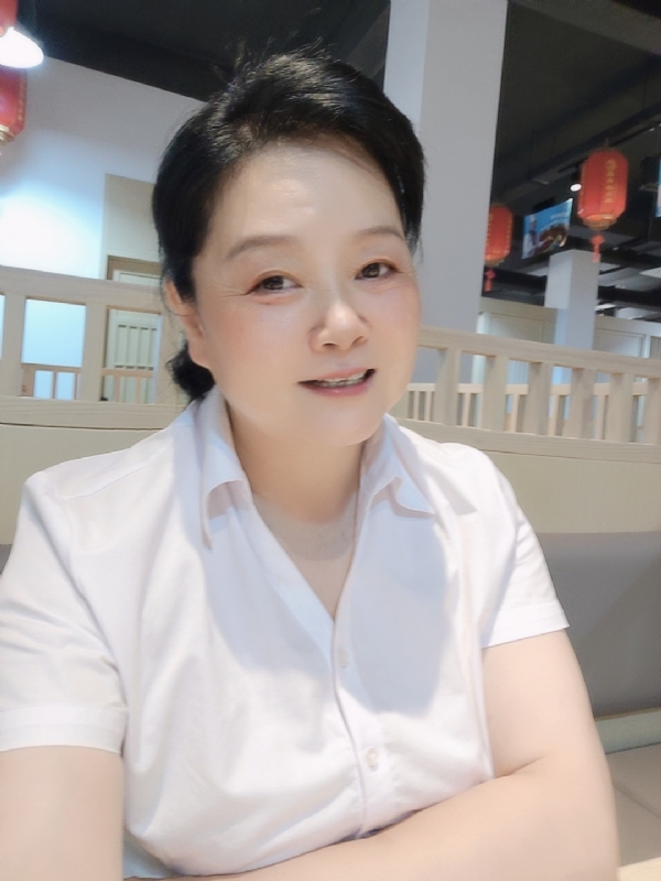 丁姐爱生活的第一张照片--连云港相亲服务中心