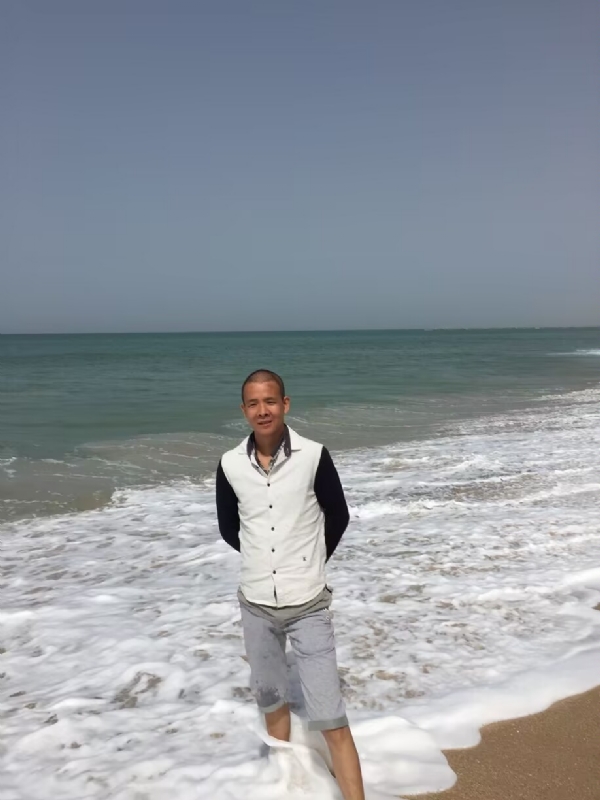 飞雪飘零的第二张照片--连云港相亲服务中心