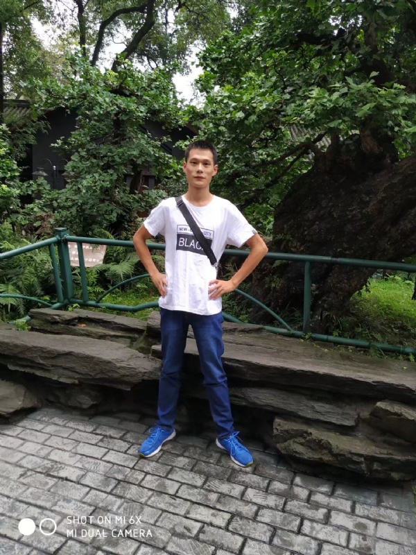 会飞的猪的第一张照片--连云港相亲服务中心