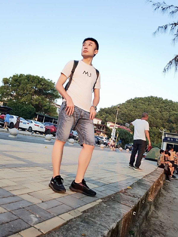 俊皓的第一张照片--连云港相亲服务中心