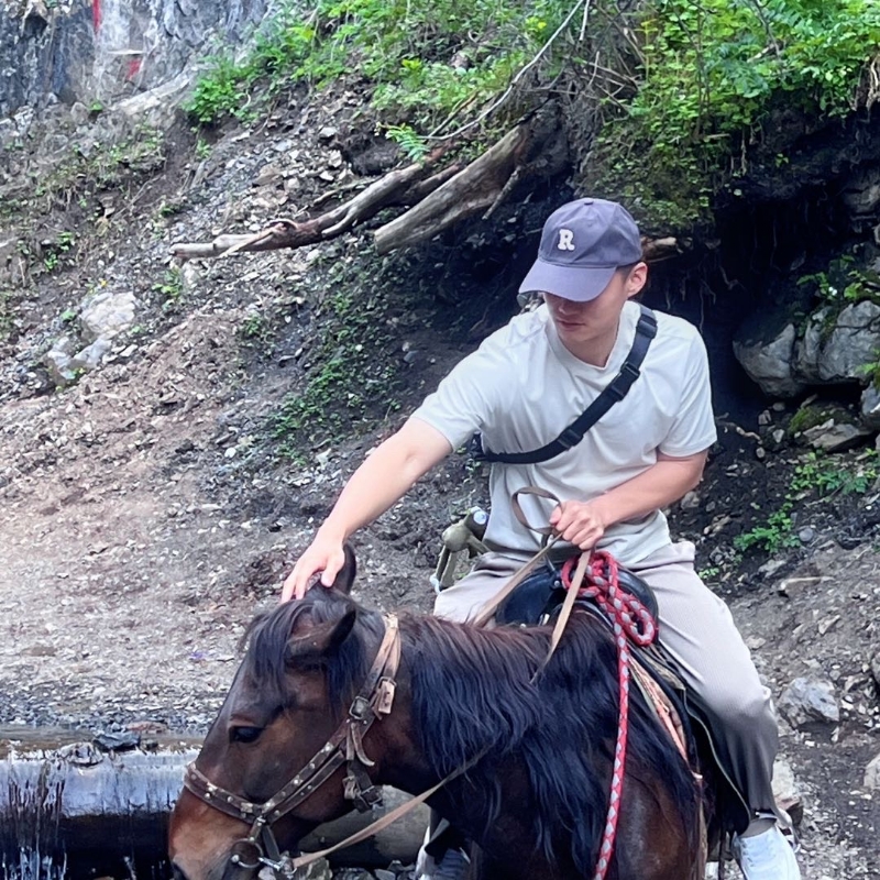 蓦然回首的第二张照片--连云港相亲服务中心