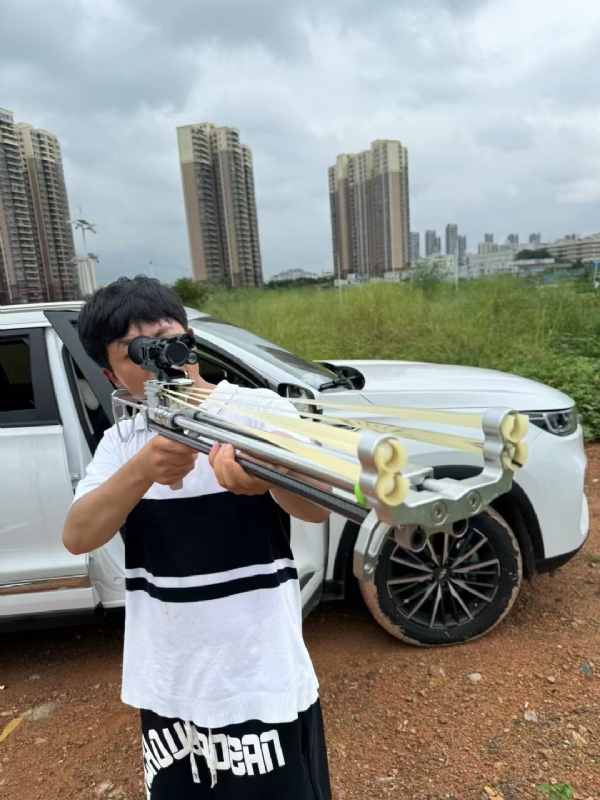 凌其飞的第一张照片--连云港相亲服务中心