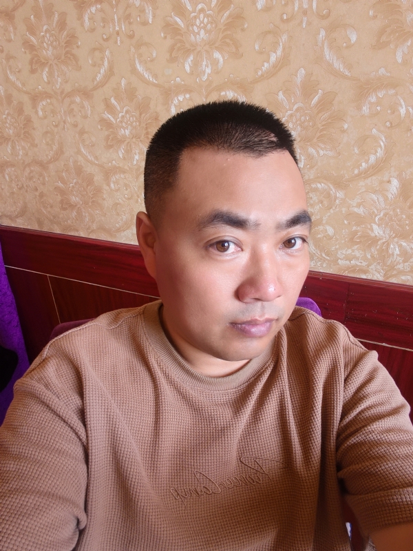 擦亮眼睛向前看的第二张照片--连云港相亲服务中心