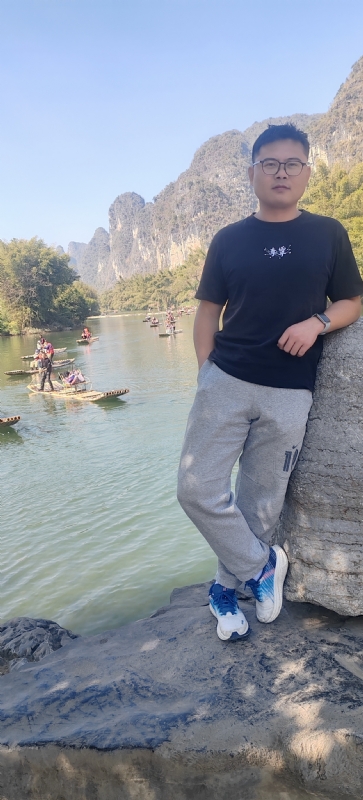 受过伤的狼的第二张照片--连云港相亲服务中心