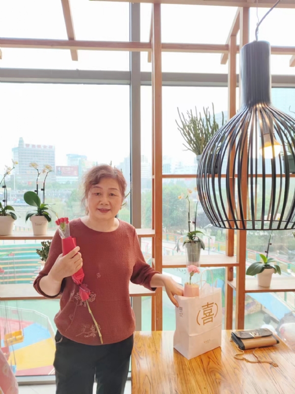 静香的第一张照片--连云港相亲服务中心