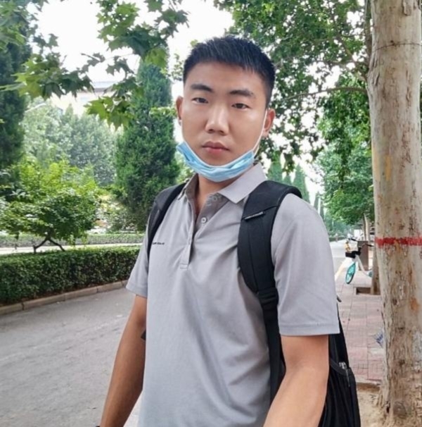 90年男征婚的第一张照片--连云港相亲服务中心