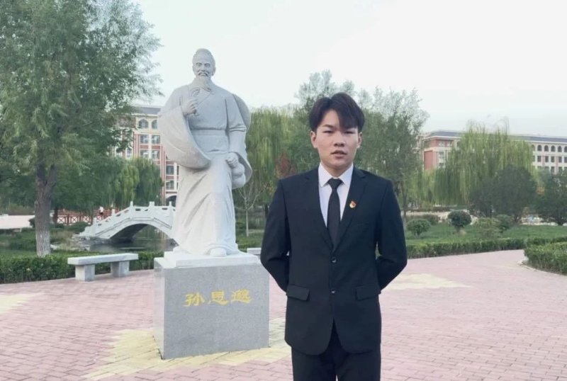 尚明月的第一张照片--连云港相亲服务中心