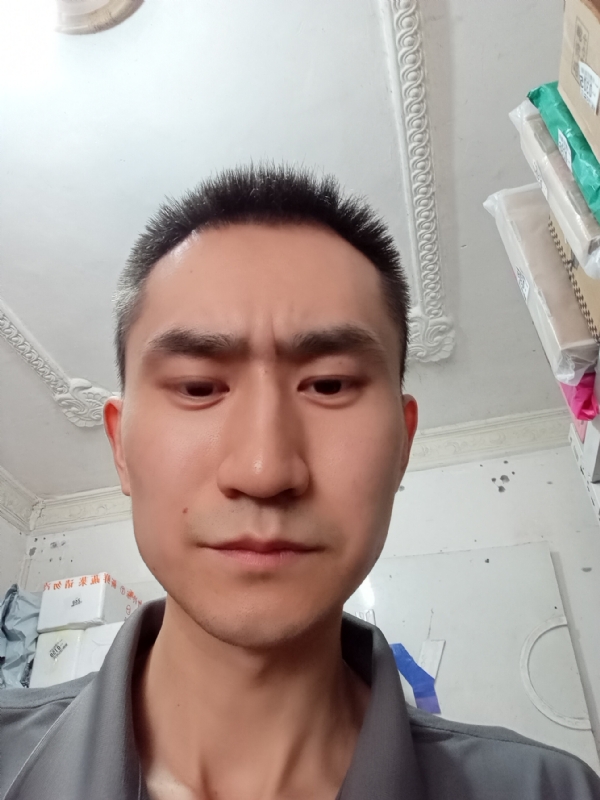 西门吹雪的第一张照片--连云港相亲服务中心