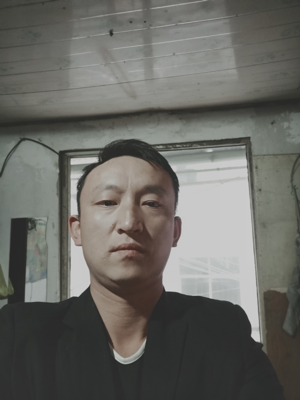 放弃爱你的第一张照片--连云港相亲服务中心