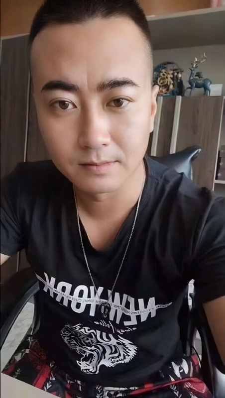 Luck耀的第一张照片--连云港相亲服务中心