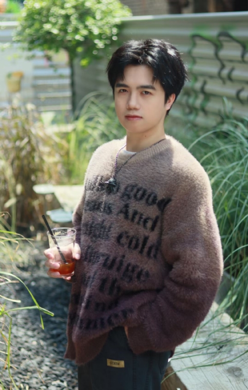 檐下雨的第一张照片--连云港相亲服务中心